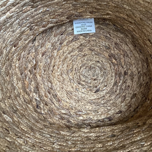 Basket with handles and rainbow design - Picture 9 of 13